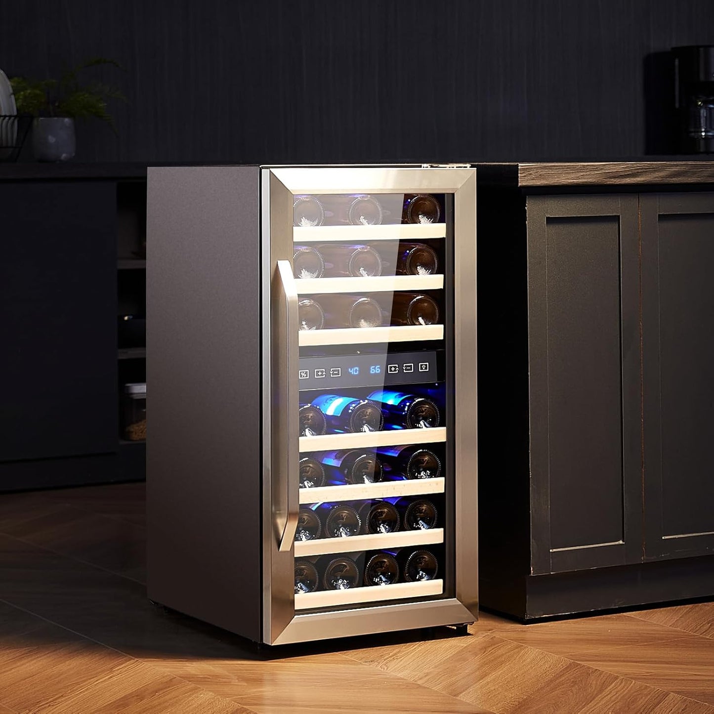 VEVOR Enfriador de Vino para 33 Botellas de Doble Zona y Temperatura, Independiente con Refrigeración por Aire Circulante y Control Digital, Puerta de Vidrio Templado Protección UV, 395 x 580 x 840 mm