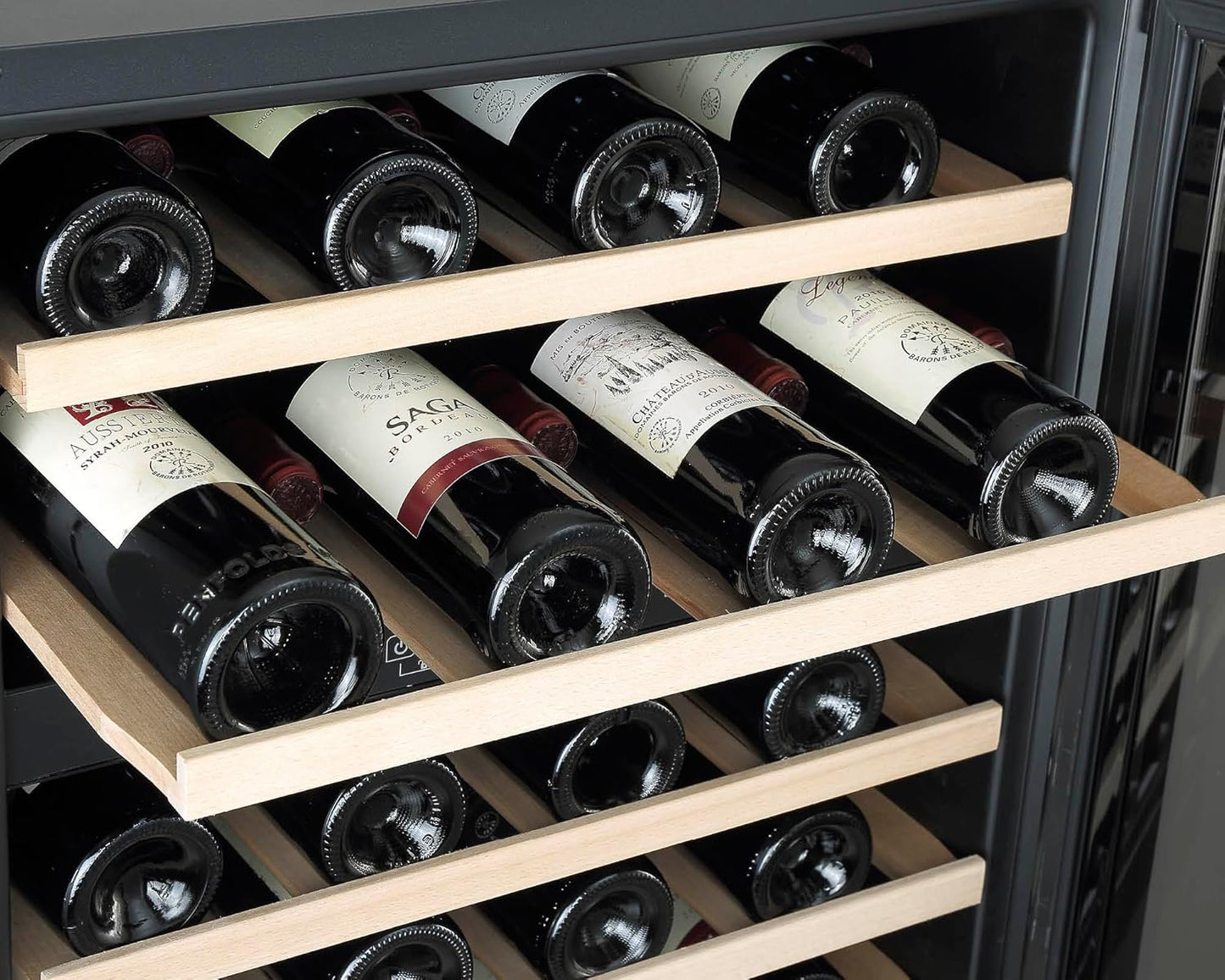 Cata Vinoteca VI 59082 BK No Frost Capacidad 46 Botellas Control Electrónico de Temperatura Panel Touch Control Digital Luz Interior LED Puerta Reversible Ventilación Interna Ancho 59,5 cm Color Negro