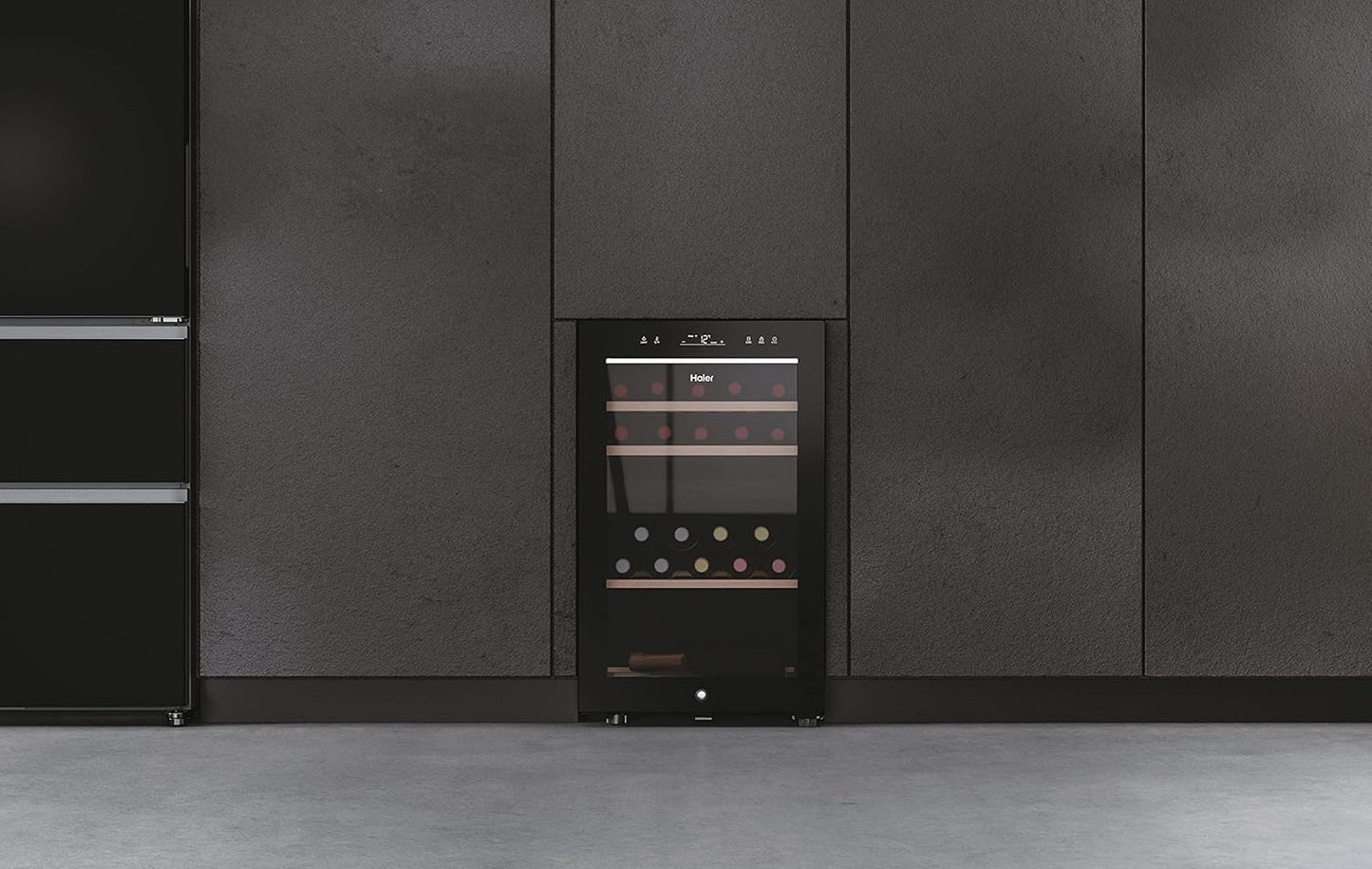 Haier Wine Bank 50 Series 7 HWS42GDAU1- Vinoteca de 42 botellas, Estantes de madera, Filtro Anti-UV, Filtro de carbón, Refrigeración por Compresor, Display Digital, Iluminación LED, Silenciosa 37 dbA